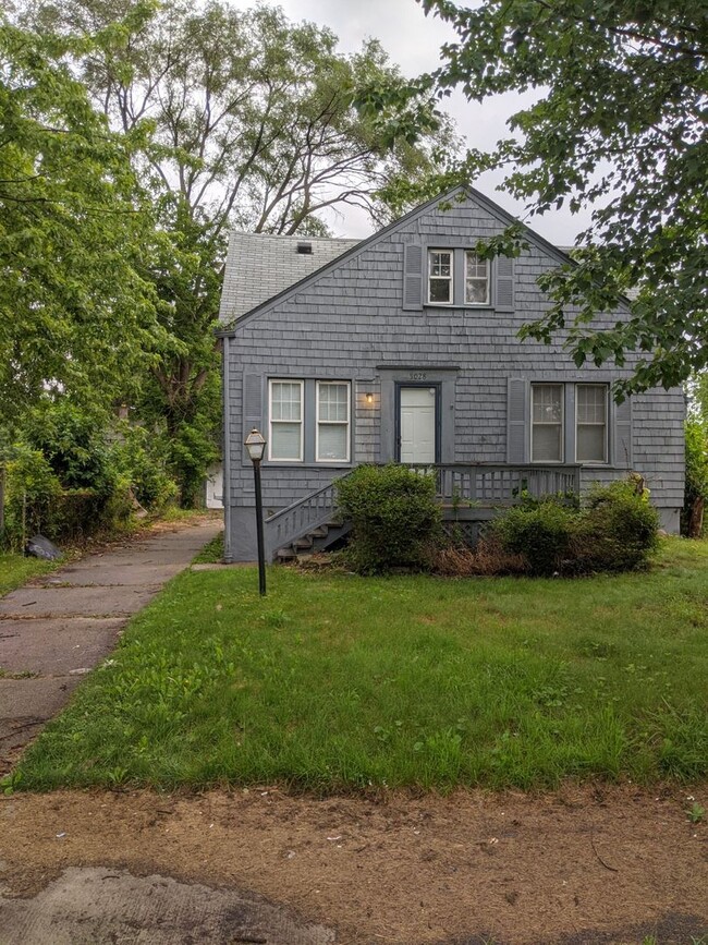 Building Photo - 5028 Ashley - FOR RENT 3 BEDS & 2 BATHS