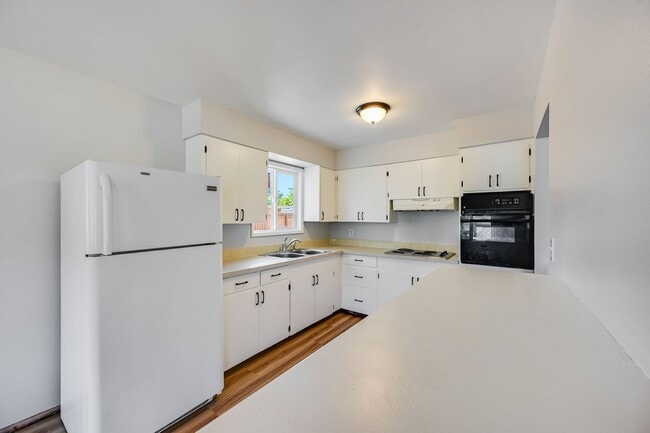Building Photo - 8131 SE 68th Ave