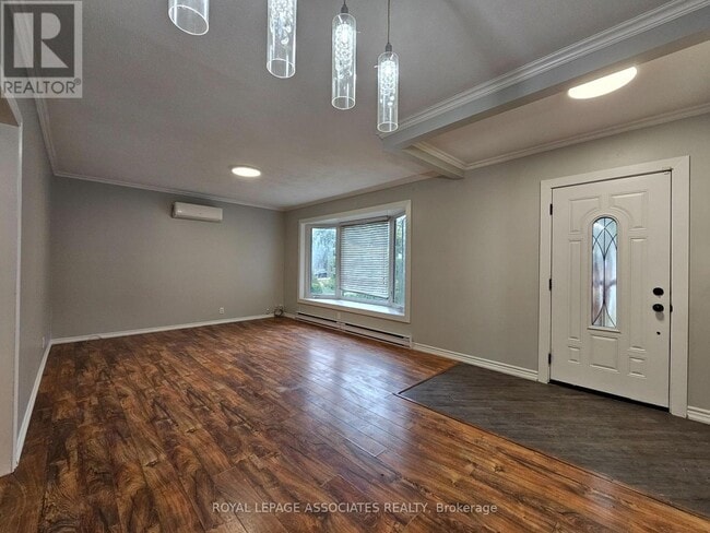 Building Photo - 154 Burcher Rd