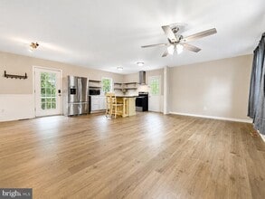 Building Photo - 15 English Oak Cir