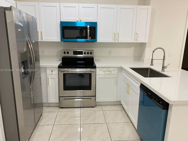 Building Photo - 13252 Old Biscayne Dr