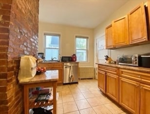 Building Photo - 75 Elmira St