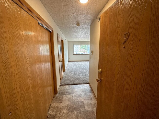 Interior Photo - 221 Sheldon