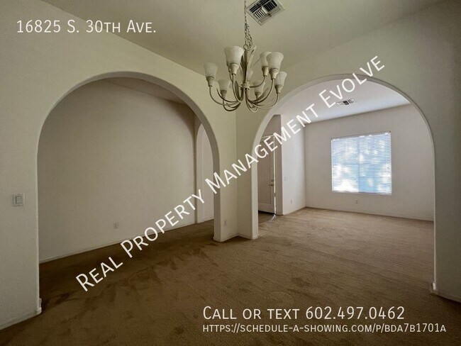 Building Photo - Spacious and Cozy Home