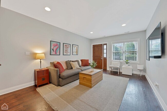 Foto del edificio - 2340 W Adams St