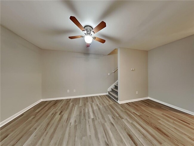 Building Photo - 407 Maple Way