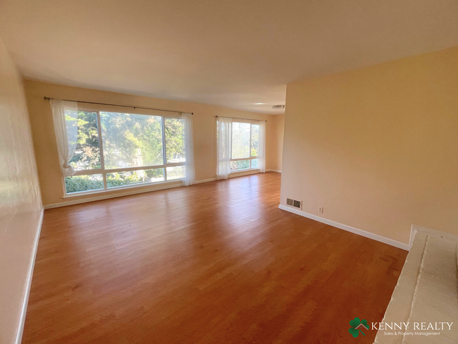 Foto del edificio - Large 3 Bedroom, 2 Bathroom in Daly City