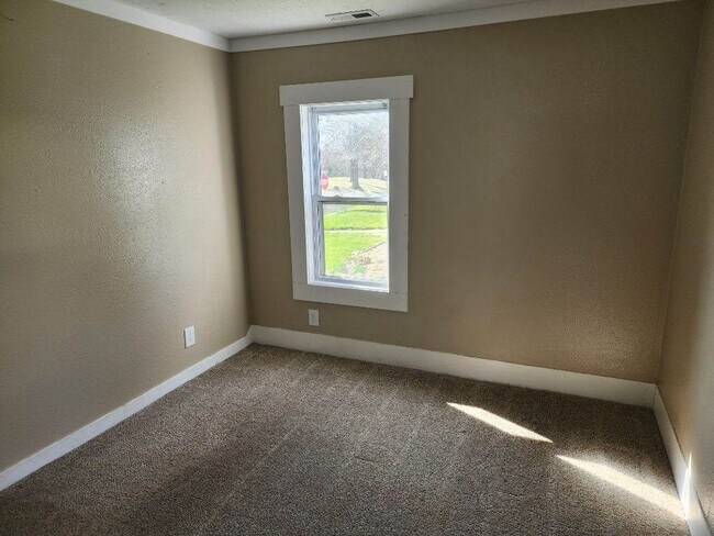 Foto del edificio - 3 Bedroom House for Rent