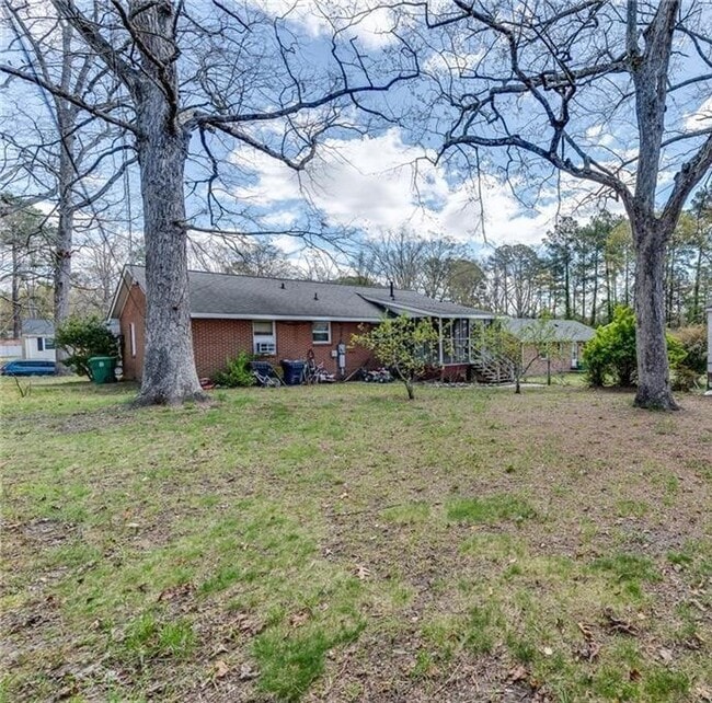 Building Photo - 2316 Fort Rice St