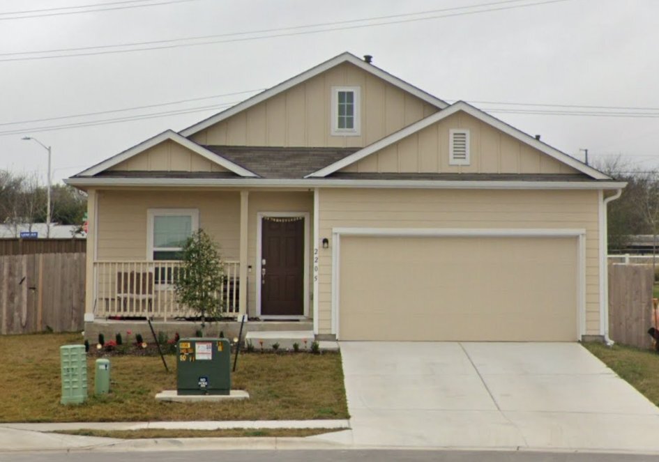 Foto del edificio - 2205 Forgetmenot Ln