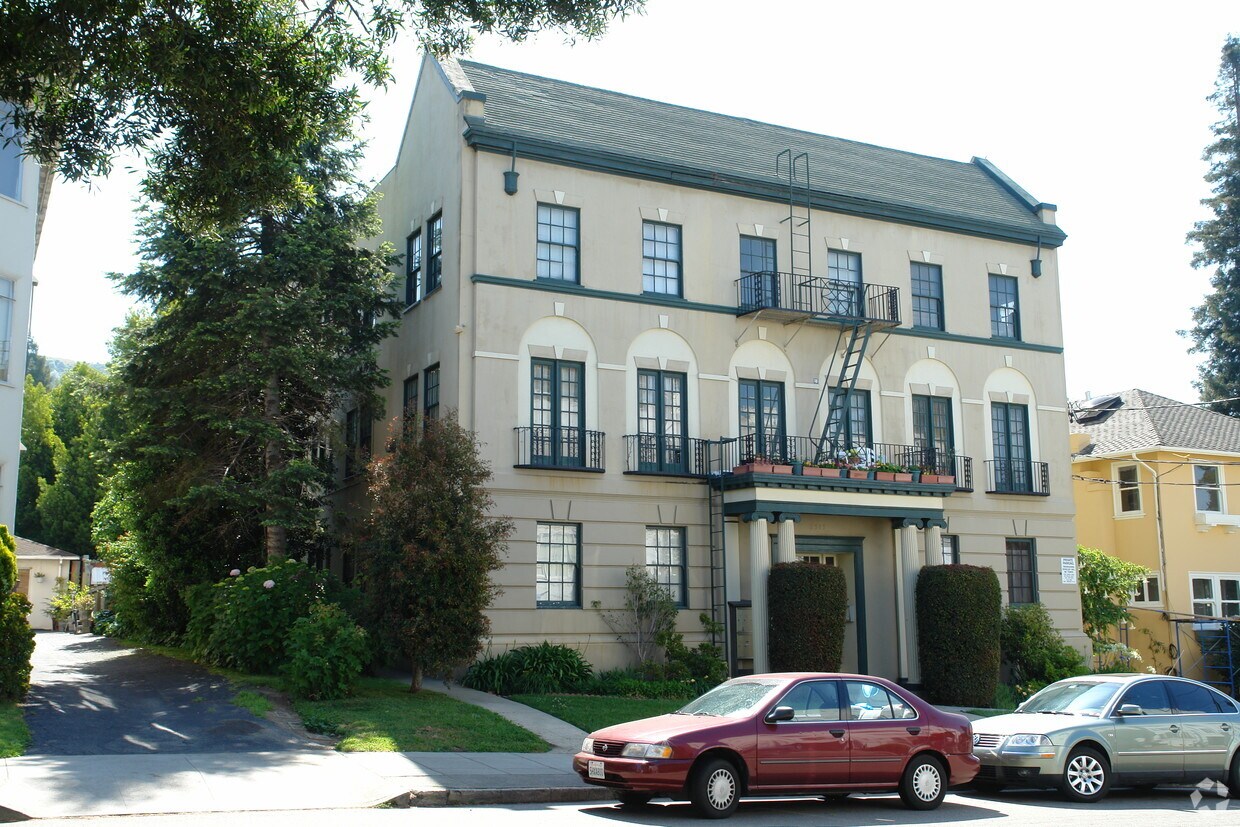Primary Photo - 2515 Piedmont Ave