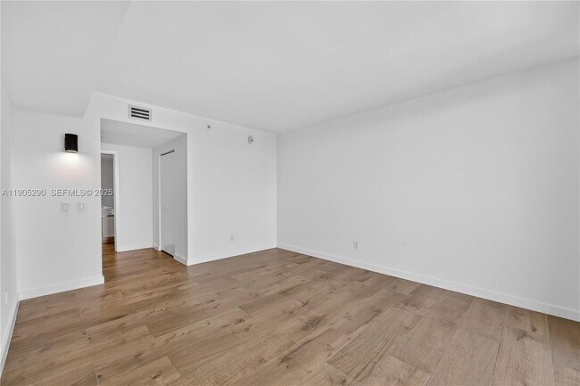 Foto del edificio - 4250 Biscayne Blvd