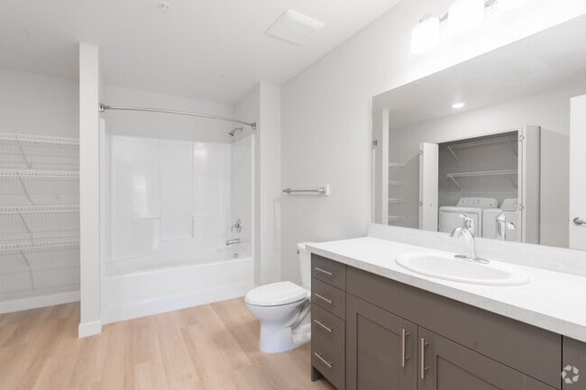 1BR, 1BA - 840SF - Redband Apartments
