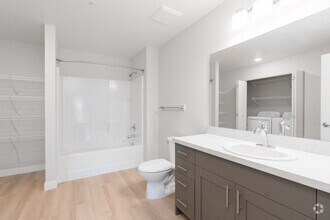 1BR, 1BA - 840SF - Redband Apartments