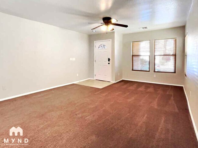 Foto del edificio - 6327 W Branham Ln