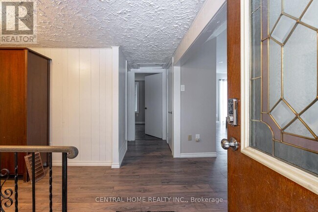 Photo du bâtiment - 651 16th Ave