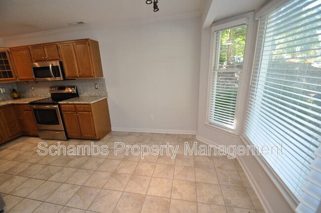 Building Photo - 240 Beechtree Dr