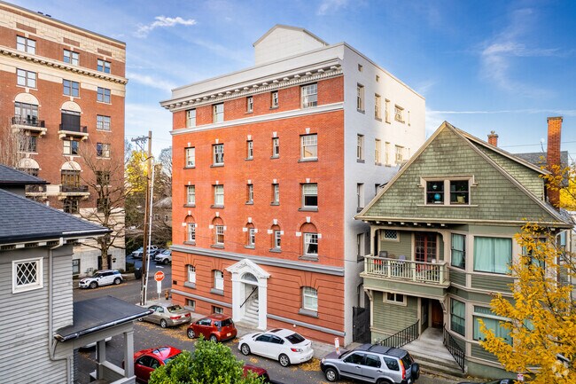 Building Photo - King Davis Condos