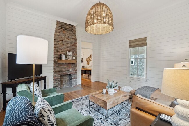 Foto del edificio - 1226 Adams St