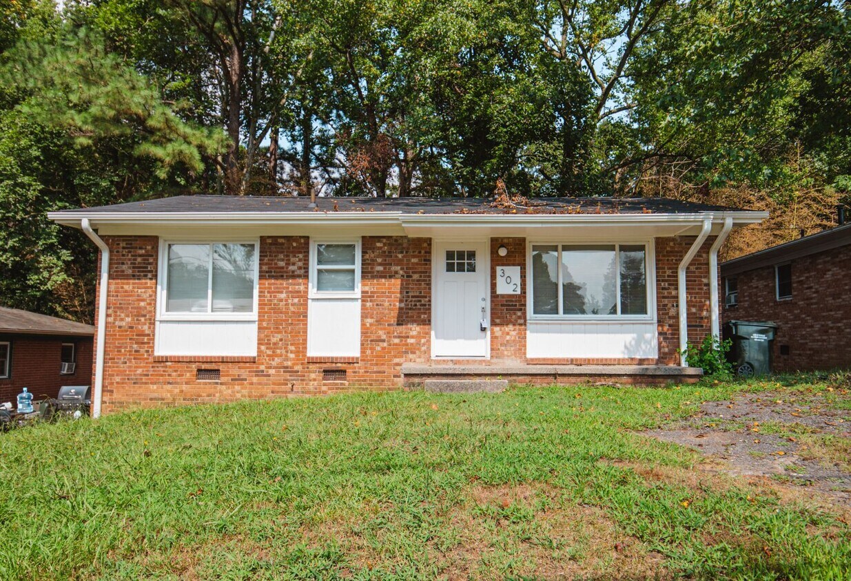 Primary Photo - Coming SOON ! This 3 Bedroom home in Fores...