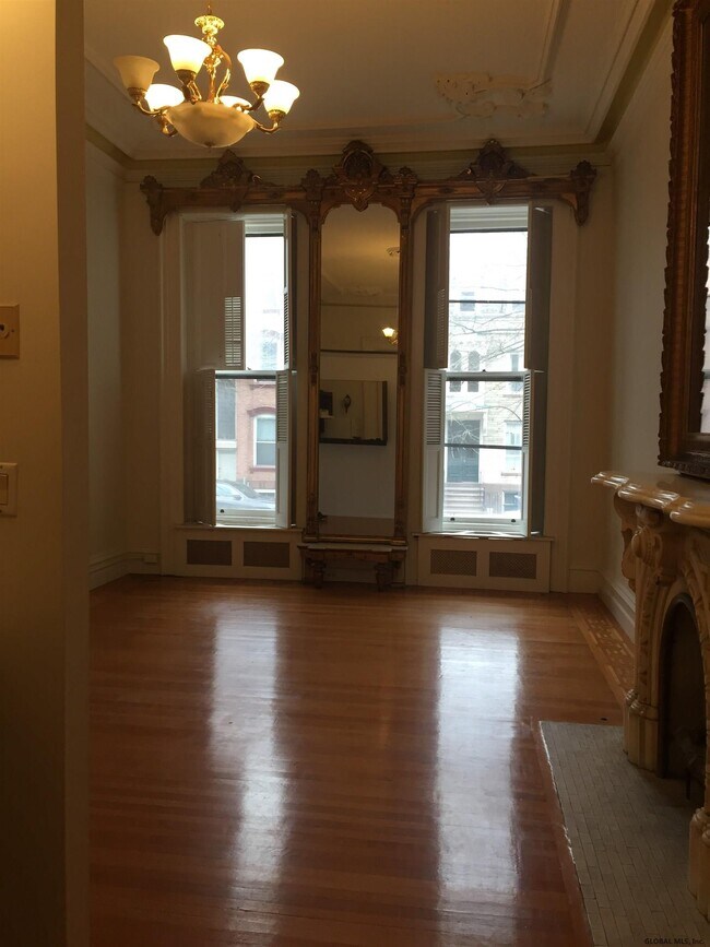Building Photo - 286 State St