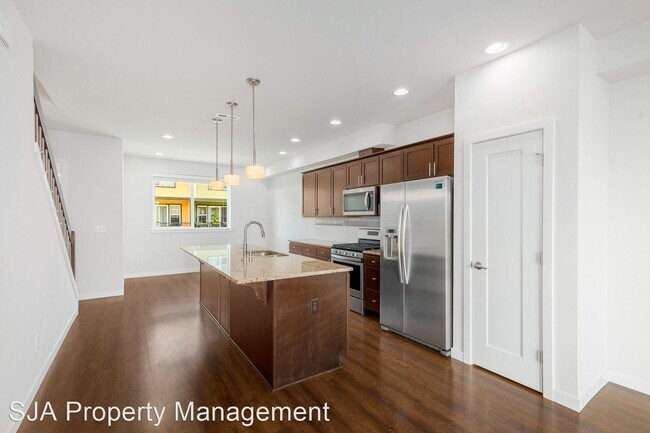 Building Photo - 2 br, 2.5 bath House - 22923 79th Lane W. ...