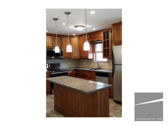 Foto del edificio - 2780 Ford St