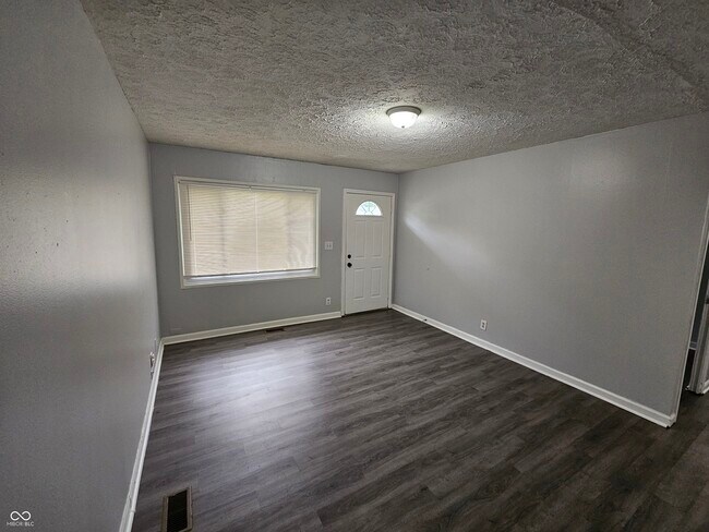 Building Photo - 3956 Downes Dr