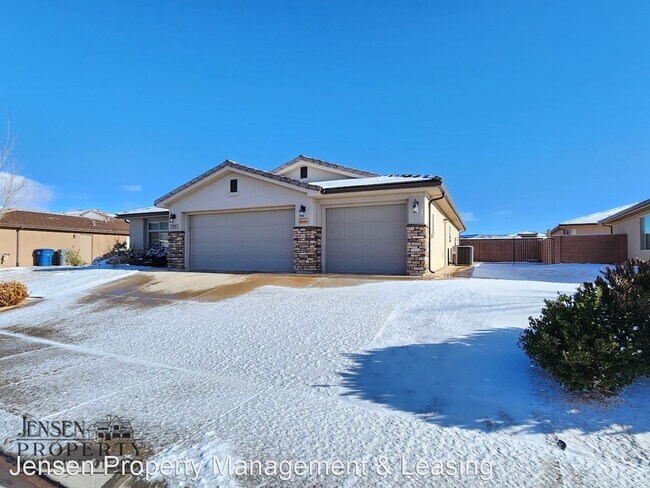 Building Photo - 3 br, 2.5 bath House - 772 North 2865 West