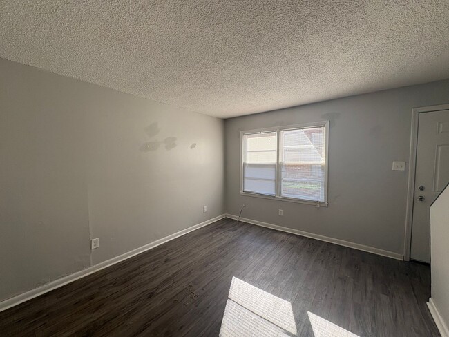 Building Photo - 131 Wall St