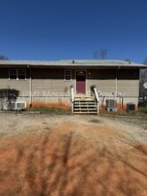 Building Photo - 131 Primrose Dr