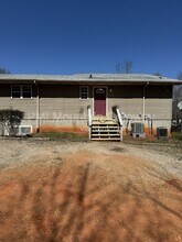 Building Photo - 131 Primrose Dr