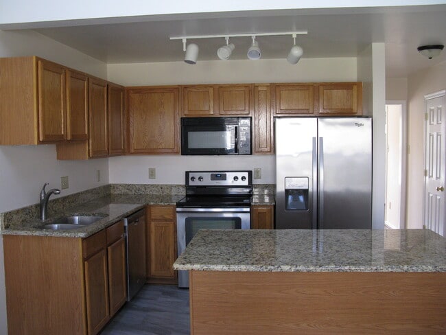 Building Photo - 8100 Cypresstree Ln