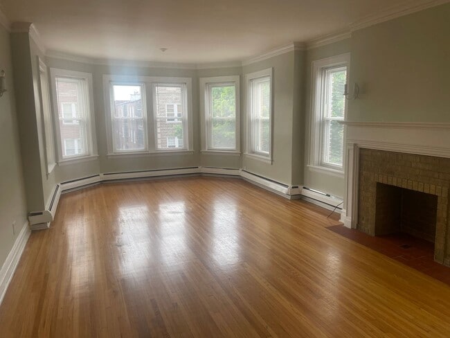 Building Photo - 4933 W Cuyler Ave