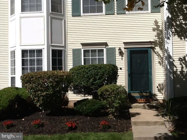Foto del edificio - 13 Hudson Ct