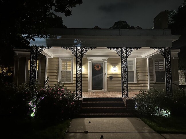 Foto del edificio - 1120 Lockwood Ave