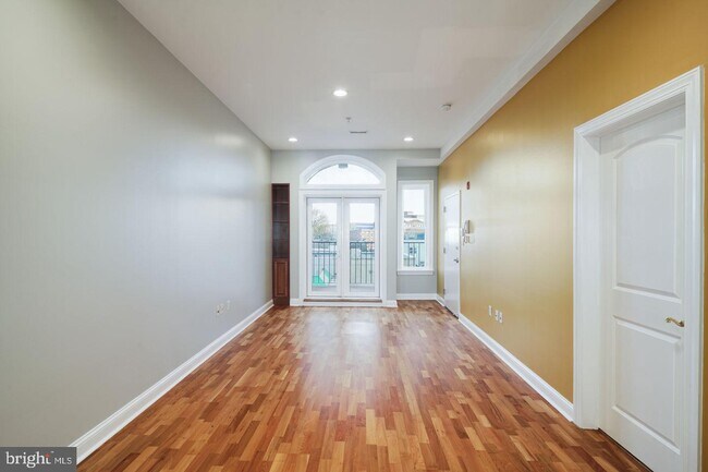 Foto del edificio - 3933 Lancaster Ave