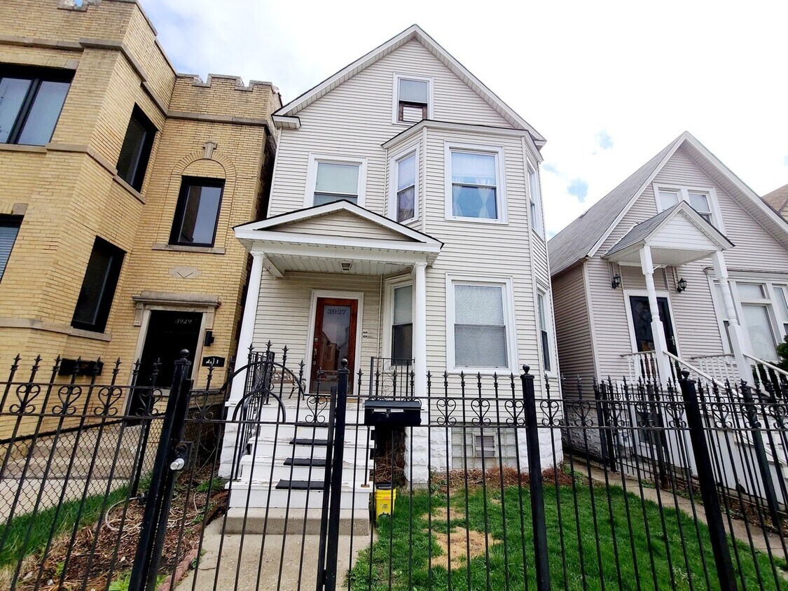 Foto principal - 3927 N Whipple St