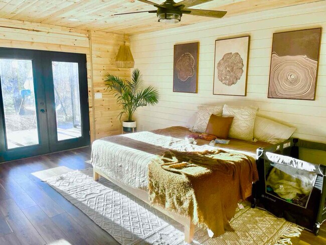 Foto del edificio - 919 Woodland Dr