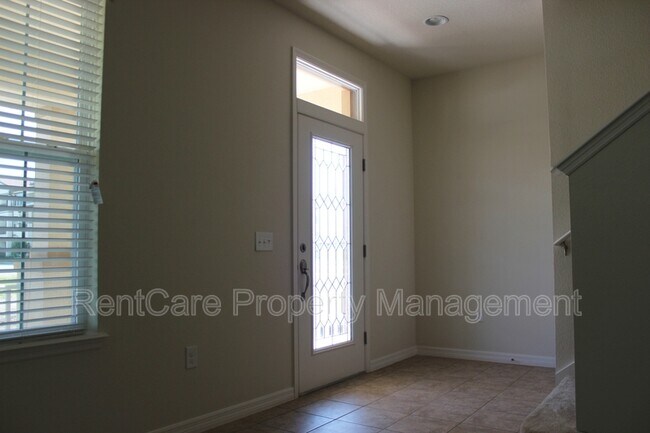 Building Photo - 10640 Reams Rd