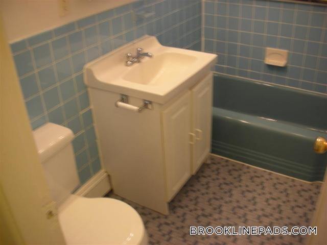 Primary Photo - 1539 Beacon St
