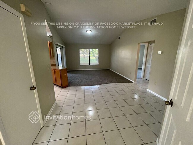 Foto del edificio - 26097 Dolman Ct