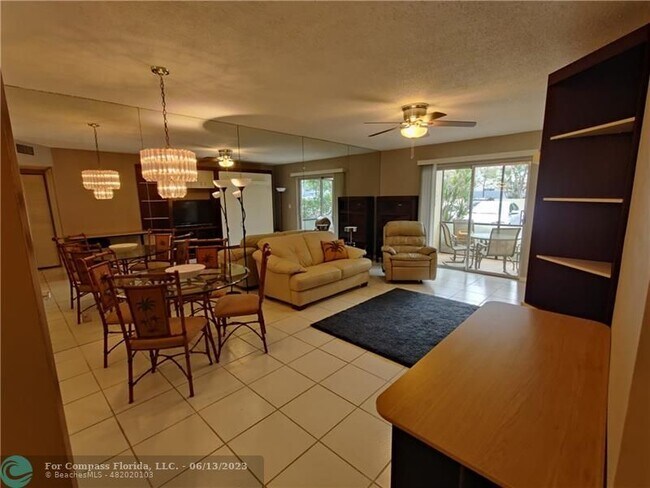 Building Photo - 255 S Cypress Rd