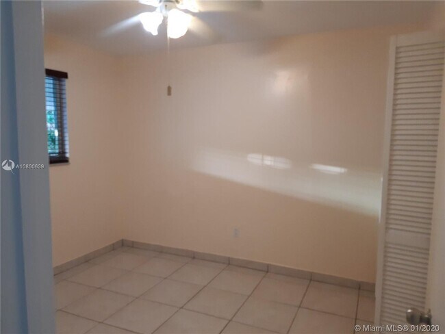 Building Photo - 1710 SW 98th Ave