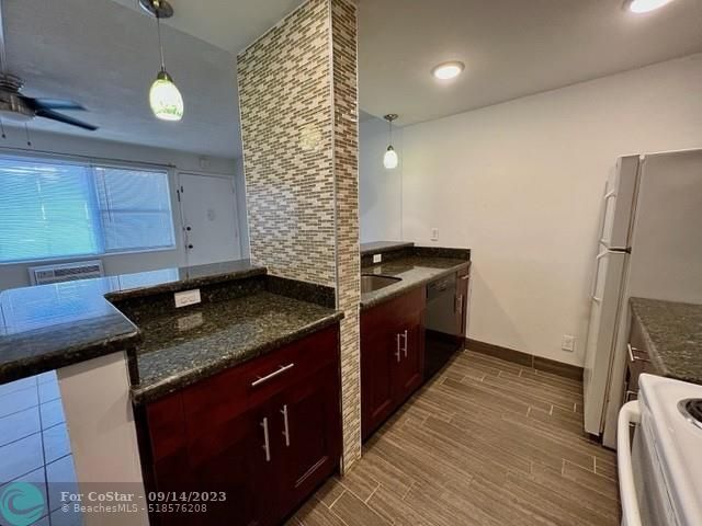 Foto del edificio - 625 Antioch Ave