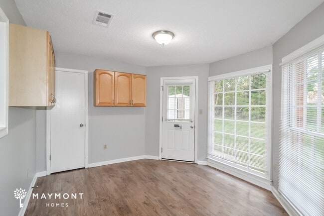 Building Photo - 665 Burlington Dr