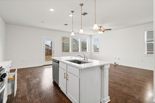 Building Photo - 7200 Grenadine Bloom Bnd