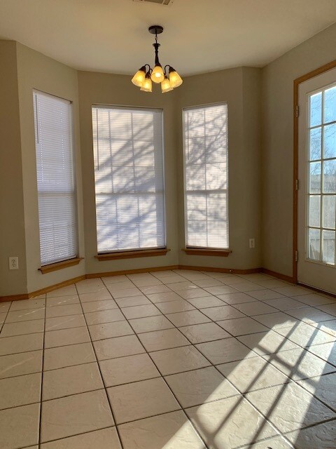 Building Photo - 2324 Harry St