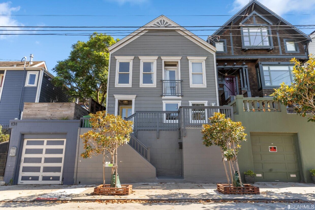 Primary Photo - 139 Peralta Ave