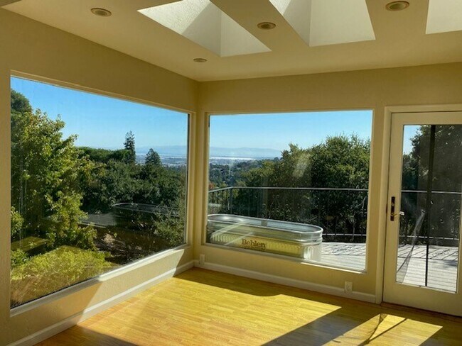 Building Photo - Elevated Living with Breathtaking Bay Views